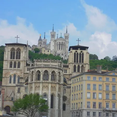 De Charme Vieux Bed & Breakfast Lyon